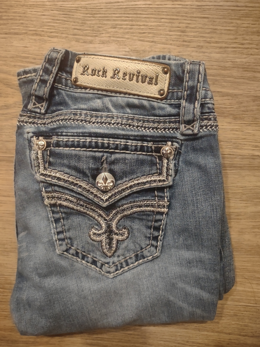 Rock Revival Women's Light Blue Embellished Back Pocket Jeans - Picture 8 of 8